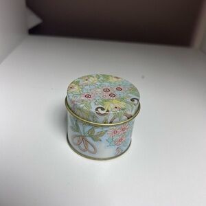 Vintage‎ Floral Tin Box